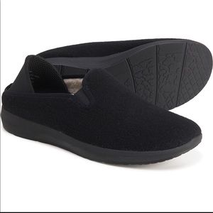 🆕 Earth Guru Wool Slip-Ons Black size 6 1/2